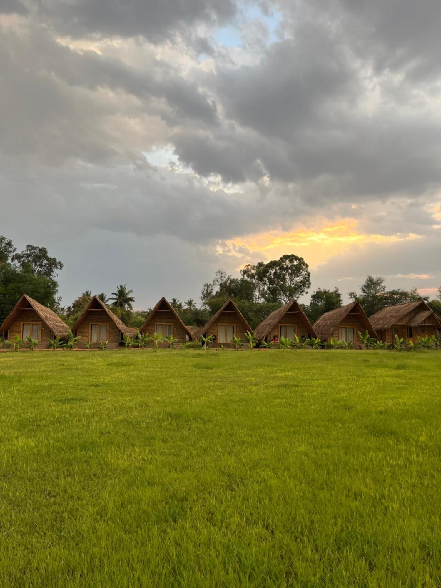 Hotel Tropical Hampi Exteriér fotografie
