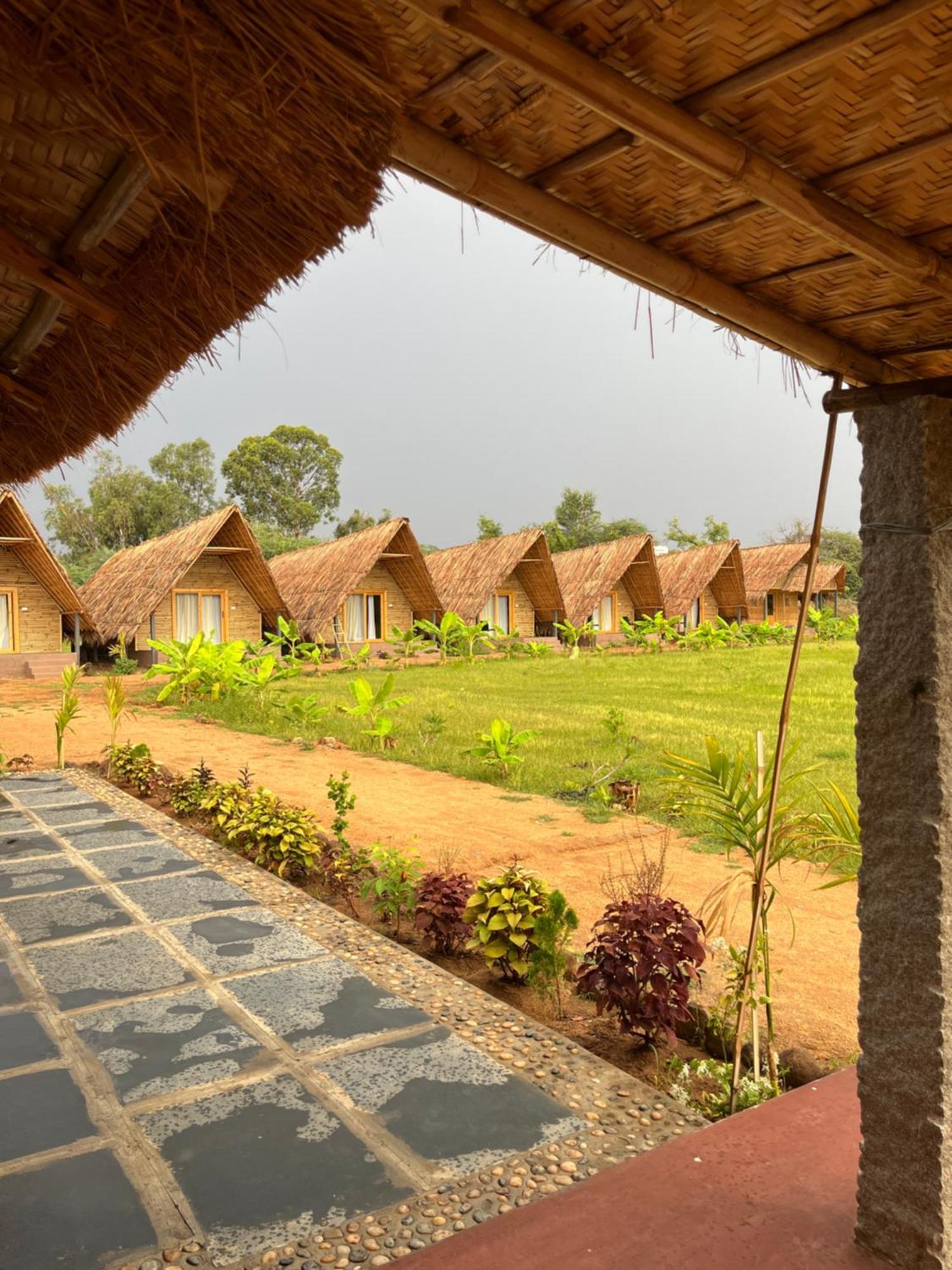 Hotel Tropical Hampi Exteriér fotografie