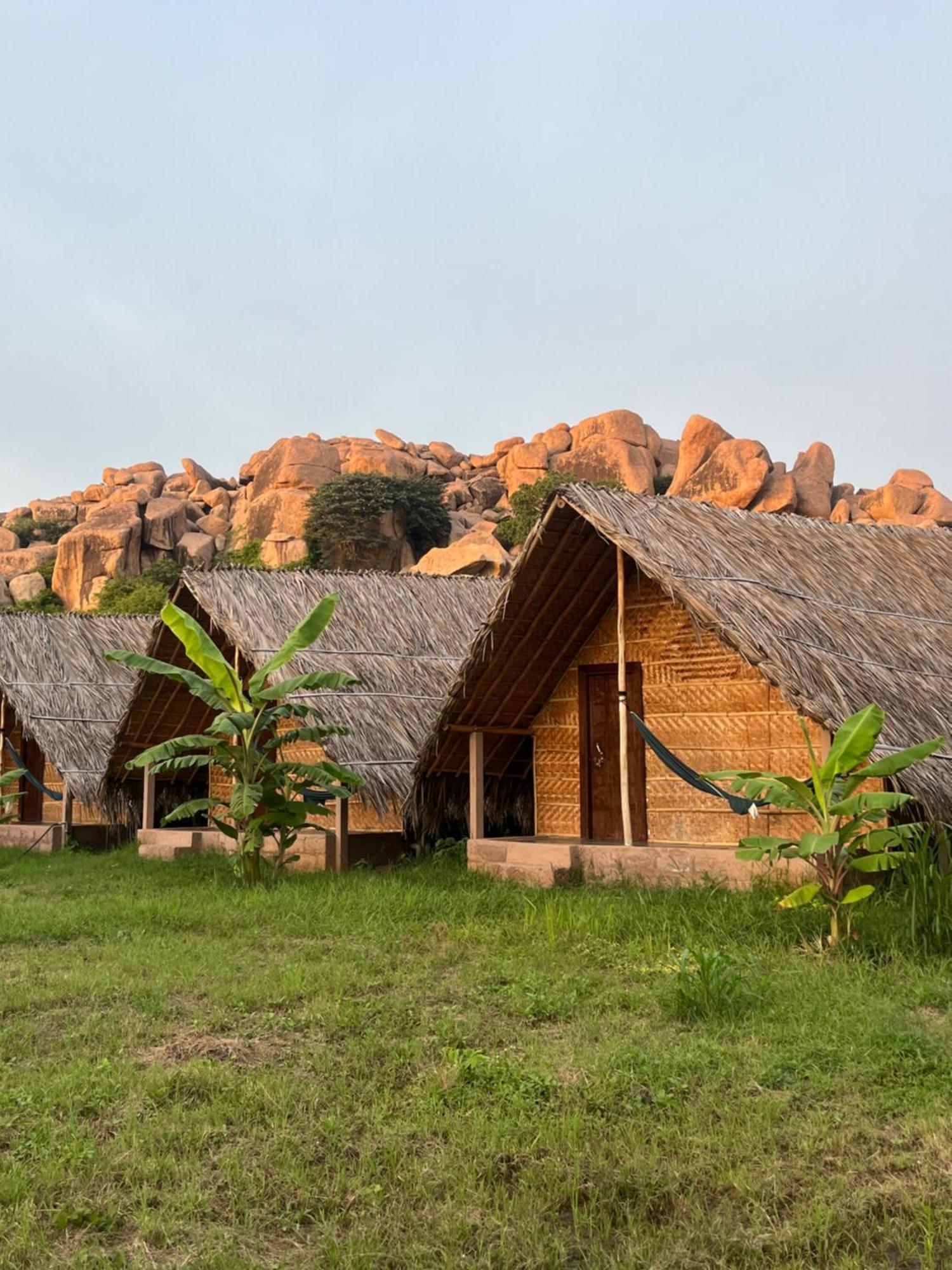 Hotel Tropical Hampi Exteriér fotografie